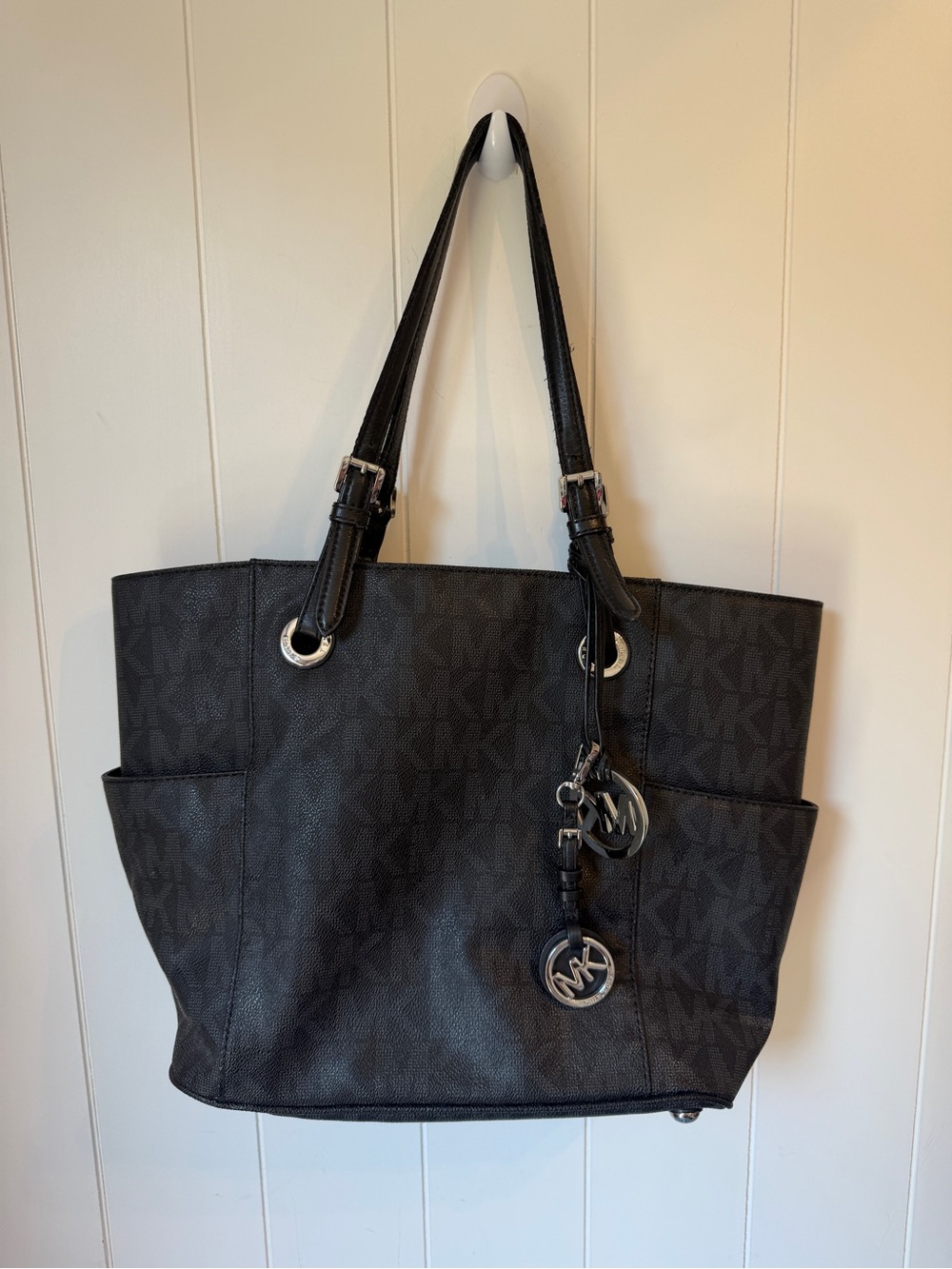 Michael Kors Jet Set Signature Logo Tote Bag Black Monogram Silver Charm